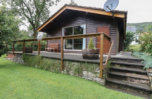 Killin Cottage | MILLMORE CABIN, pet friendly, with open fire in Killin