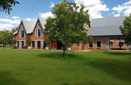 Hartbeespoort Hotel | Millstream Inn guest house