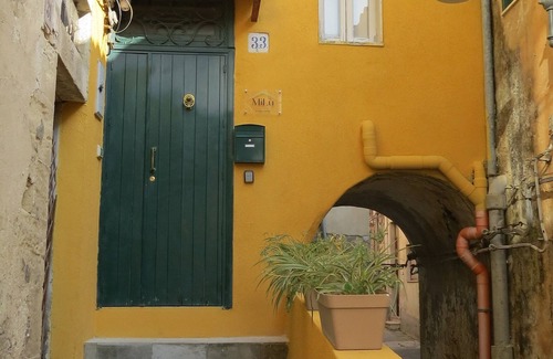 Modica Apartment | MiLù Sicily House, with this downtown accommodation, you'll be close to everything.