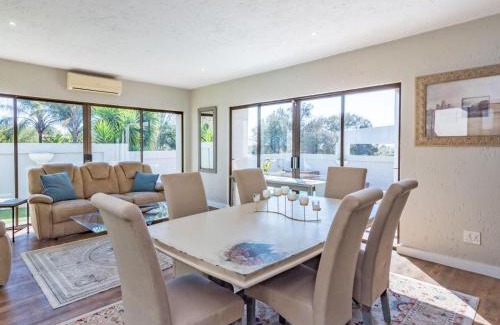 Krugersdorp Bed & Breakfast | Mind-Body-Soul Guesthouse on Featherbrooke Estate, Krugersdorp, South Africa