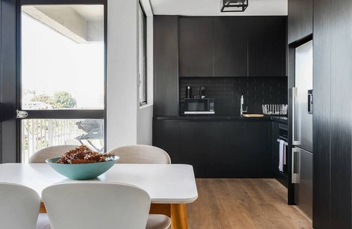 Potts Point Apartment | Mini Manhattan Potts Point Harbourview Retreat