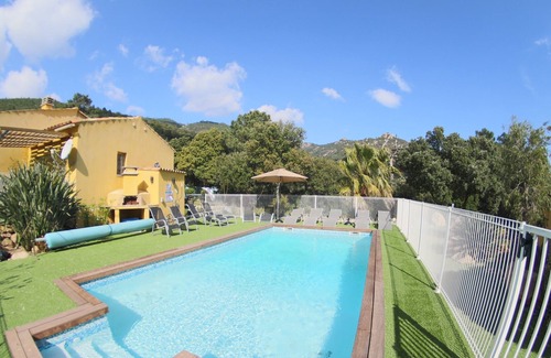 San-Gavino-di-Carbini Villa | Mini semi-detached villa in residence with heated pool, air conditioning and wifi
