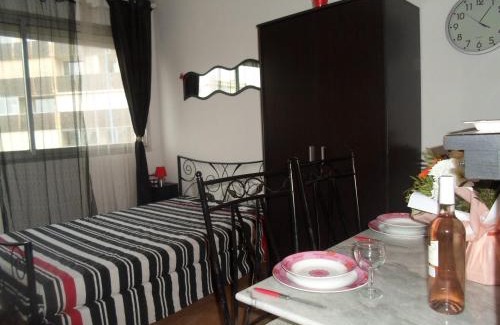 Balaruc-les-Bains Apartment | Mini-studio climatisé proche des Thermes de Balaruc-les-Bains, avec wifi et parking - FR-1-503-107