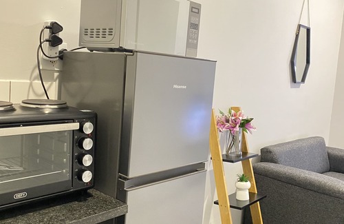 Downtown Johannesburg Apartment | Minimal Cosy Bachelor Loft @ Jewel City