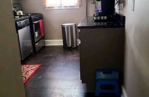 College Park House | Minimalist Home w/Yard mins to Airport & Downtown