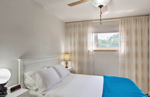 Columbia Heights Apartment | Minneapolis Apt by Bus Stop - 15 Min to Downtown!