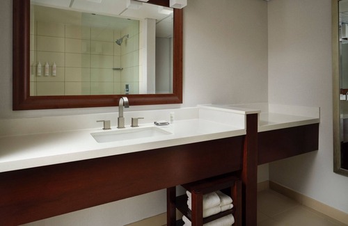 Brooklyn Park Hotel | Minneapolis Marriott Hotel & Conference Center
