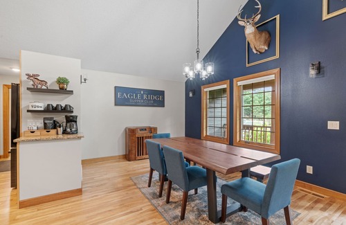 Menomonie House | MINNeSTAY* Eagle Ridge | On the River