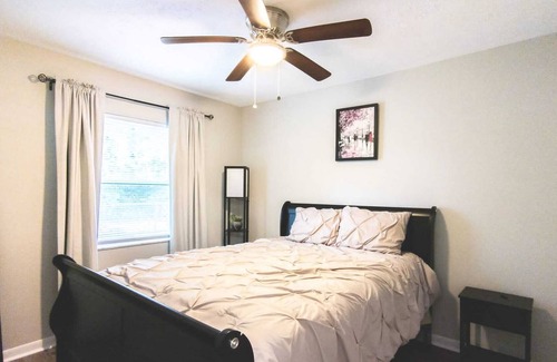 Temple Terrace Apartment | MINS FROM BUSCH Gardens/Moffitt Cancer Center/USF!