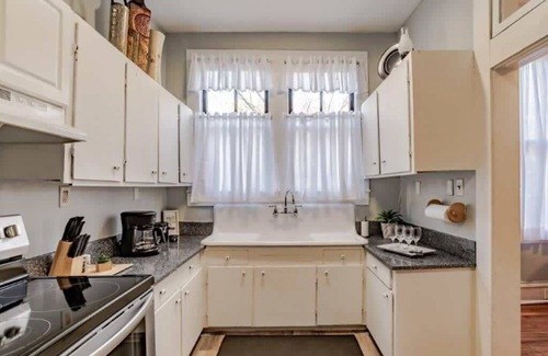 Mobile Apartment | Mins from Downtown & Dining - Dauphin Darling 1