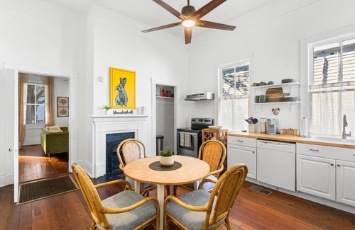 Mobile Cottage | Mins from downtown entertainment - Pet Friendly Historic Montegeux Cottage