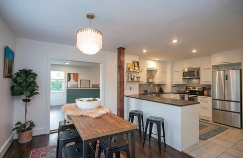 Franklin House | Mins to Downtown Franklin w/Bar