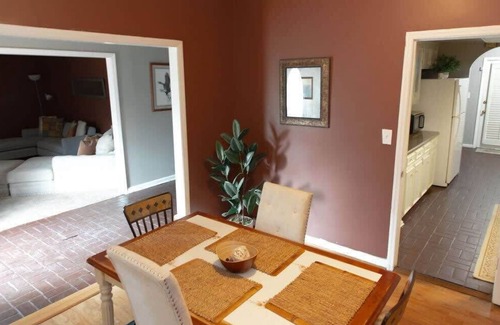 Montgomery House | Mins to Downtown, Parks,& ASU - Courtyard Retreat