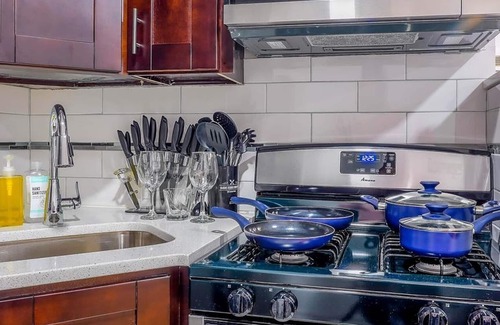 Wood-Ridge Apartment | ★Mint 2 Bd Apt | 10 min to American Dream Mall | Near NYC & EWR Airport★