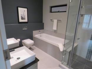 Greater Johannesburg Metropolitan Area Apartment | Mint Hotel Sandhurst