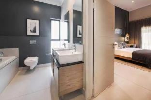 Greater Johannesburg Metropolitan Area Apartment | Mint Hotel Sandhurst