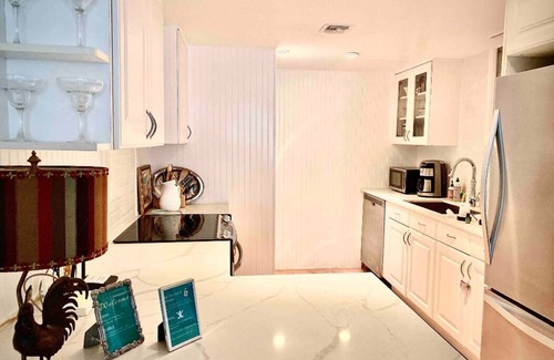 West Bay House | Minutes From 7 Mile Beach