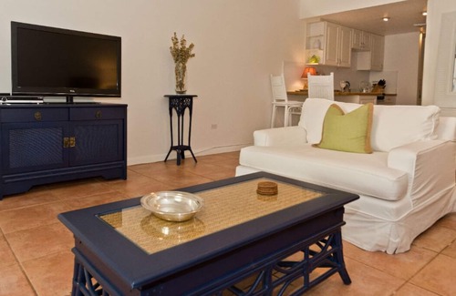 West Bay House | Minutes From 7 Mile Beach