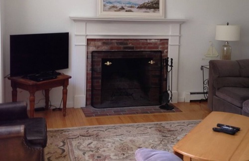 North Falmouth House | Minutes from Old Silver beach, Single Family house for rent!!