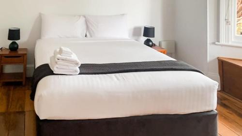 West Launceston House | Minutes from the CBD Cafes and Cataract Gorge