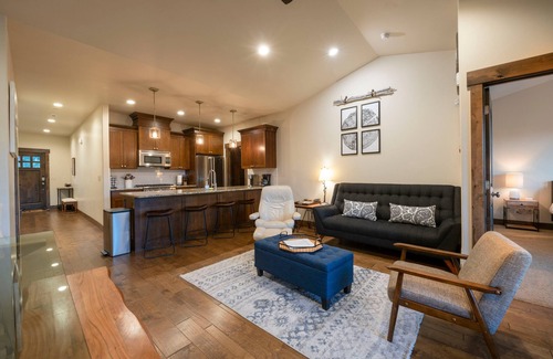 Park City House | Minutes to Deer Valley and Park City, Private Hot Tub, Mountain Views, Living + Family, More
