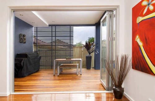Freshwater House | Minutes walk to Beach, Village and Restaurants. Family size home