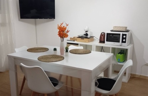 Adelfia House | MiRá abode. Comfortable comfortable and relaxing vacation tourist accommodation.