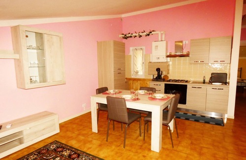 Polpenazze del Garda House | Miralago Apartment. Wonderful two-room apartment with lake view and parking.