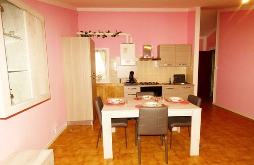 Polpenazze del Garda House | Miralago Apartment. Wonderful two-room apartment with lake view and parking.