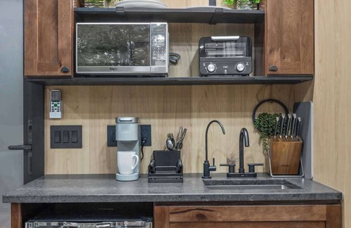 Caton Cabin | Mirror Cabin-Luxury-Hot Tub-FirePit-Secluded