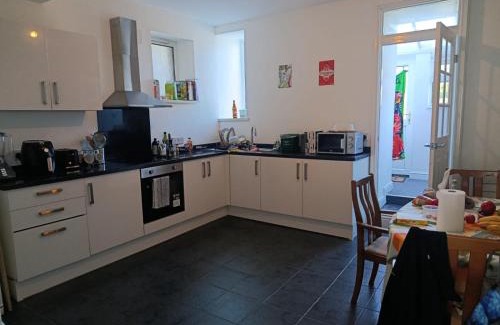 Rhondda Bed & Breakfast | Miskin