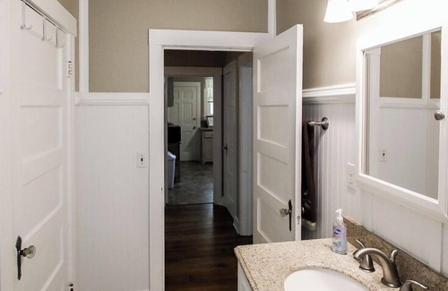 Richmond Hill House | Miss Audrey, Cozy Historic Cottage*Mins to I-95