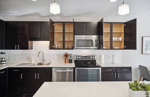 Mission Bay Apartment | Mission Bay 1 BR w/Office by Anyplace - 11449