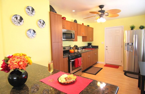 Crown Point House | Mission Bay's Blue Waters Complimented By White Sand Beaches