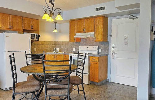 Grande Cache Hotel | Misty Mountain Inn and Suites