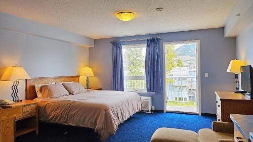 Grande Cache Hotel | Misty Mountain Inn & Suites