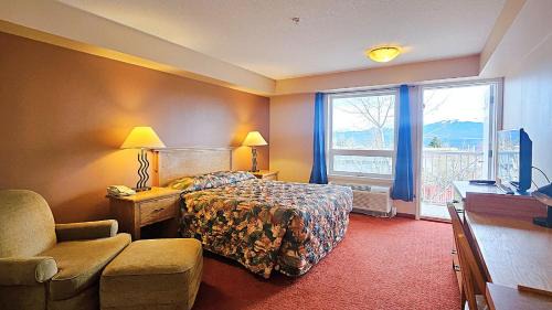 Grande Cache Hotel | Misty Mountain Inn & Suites