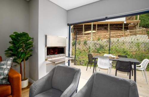 Wilderness Apartment | Misty Ocean - Wilderness