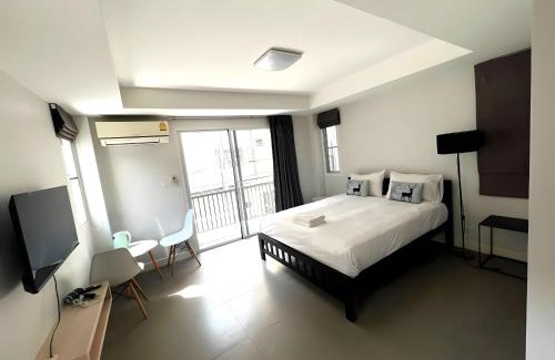 Wang Burapha Phirom Apartment | Mitr Inn The Grand Palace Bangkok - Mrt Samyot Station