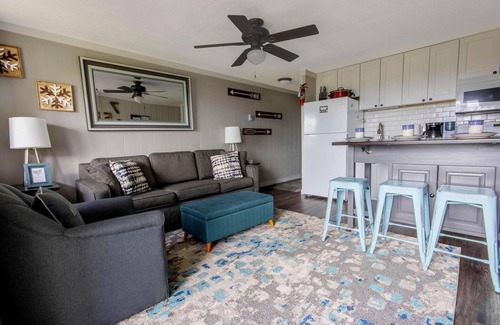 Snowshoe Condo | ML 128: Powder Perfect | Cozy Nights + Easy Ballhooter Access