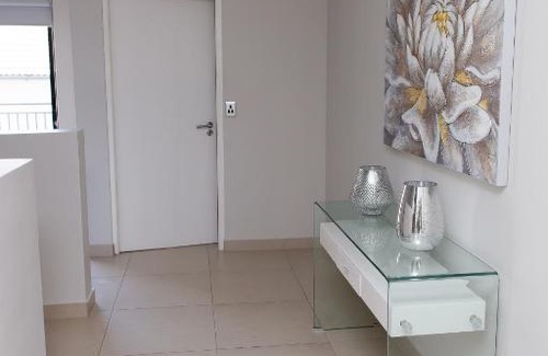 Burgundy Estate House | MLMK Property 30