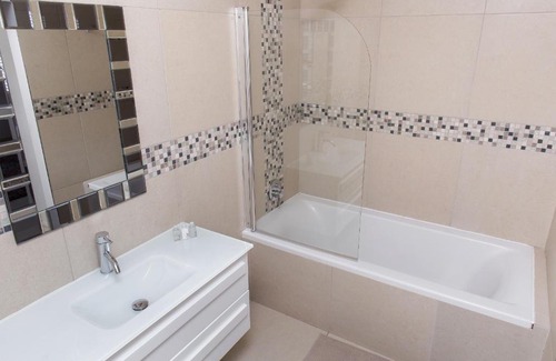 Burgundy Estate House | MLMK Property 30