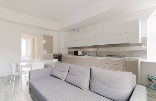 Isola Apartment | MM5 Isola Bright Apartment