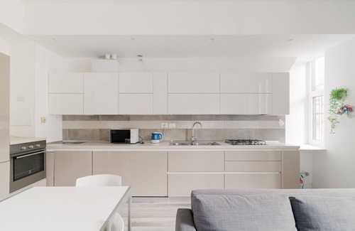 Isola Apartment | MM5 Isola Bright Apartment