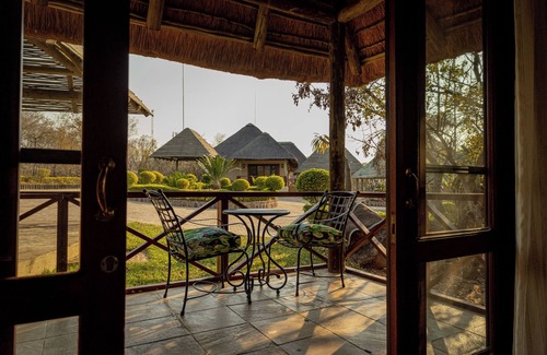 Mookgopong House | Mmakuba Private Game Lodge, Deluxe Chalet 9B