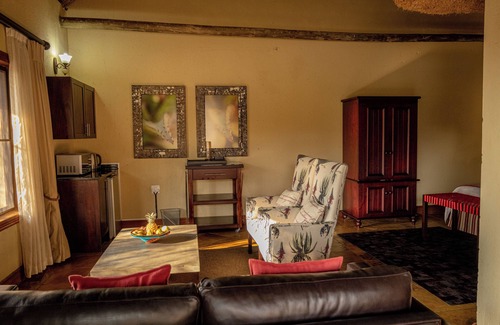 Mookgopong House | Mmakuba Private Game Lodge, Superior Suite 4