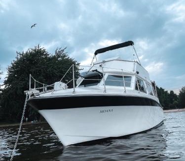 De Woude Boat Rental | Moana