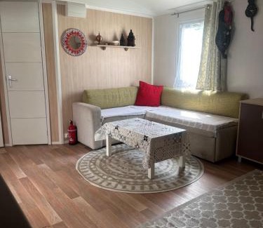 Villeneuve-les-Maguelone Other | Mobil-home tout équipé à louer