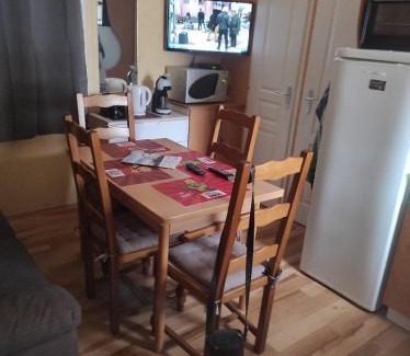 Besse-en-Chandesse Other | Mobil home agreable et fonctionnel