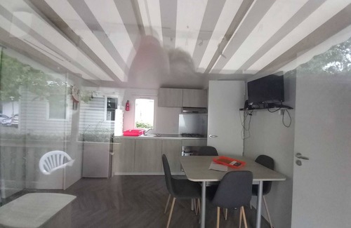 Gastes House | Mobil'home Camping 4lac Privé